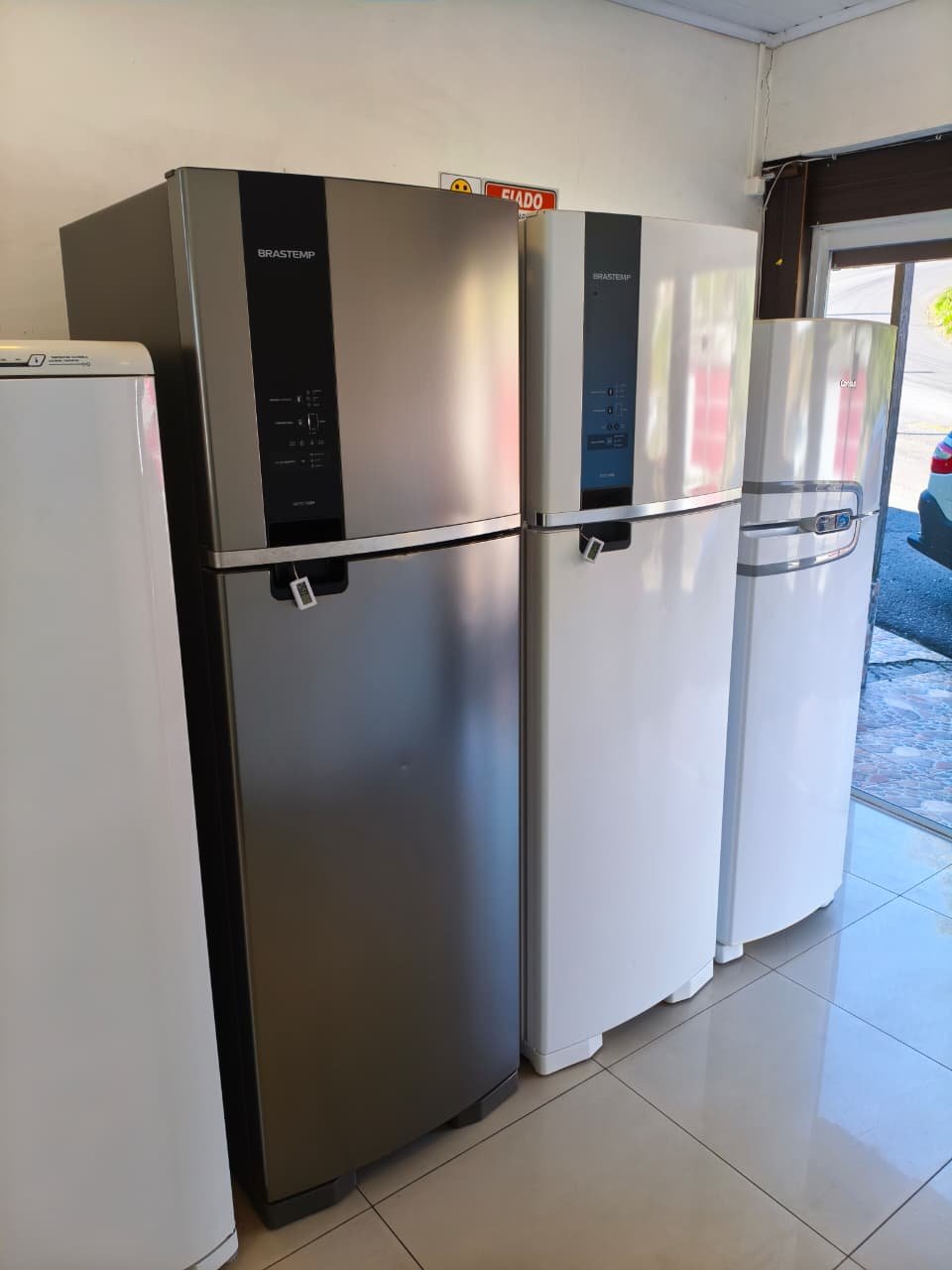 Geladeiras revisadas na loja MG